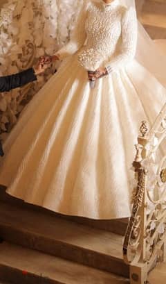 فستان زفاف ابيض للبيع