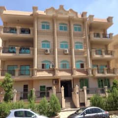شقة ريسيل نصف تشطيب للبيع في الحي 16 الشيخ زايد - تطل علي بيفرلي هيلز 0