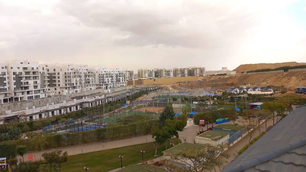 Mountain View Icity    Phase: Club park  Park villa for sale :    Directly in club house  Bua: 210 + 47 garden 4