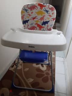 Baby chair up to 6 yrs( brand Junior) very cleanتم تخفيض السعر