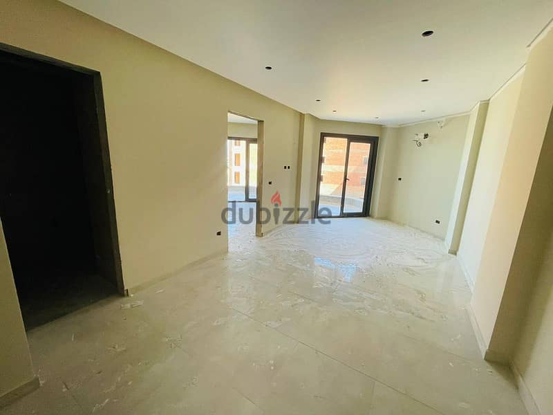Pool sea view Apartment for sale in Hurghada 11