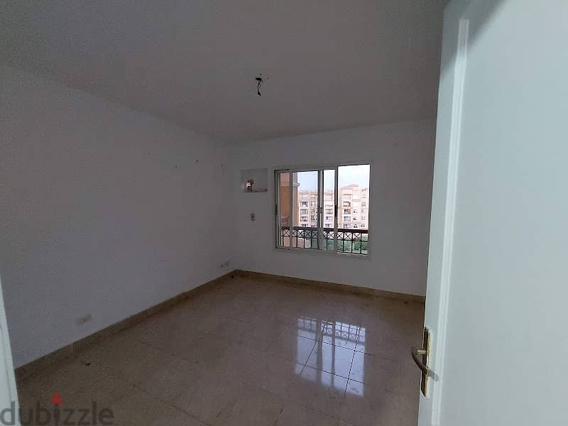 "A 183 sqm apartment for sale in Madinaty overlooking the banks complex and garden in the most upscale phases of Madinaty, B2. " 2