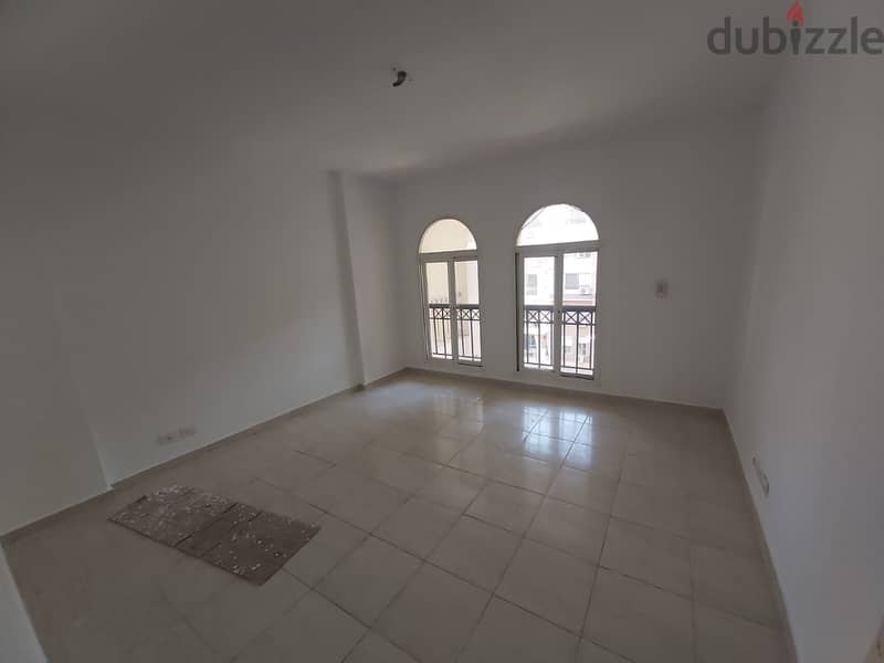 "A 183 sqm apartment for sale in Madinaty overlooking the banks complex and garden in the most upscale phases of Madinaty, B2. " 5