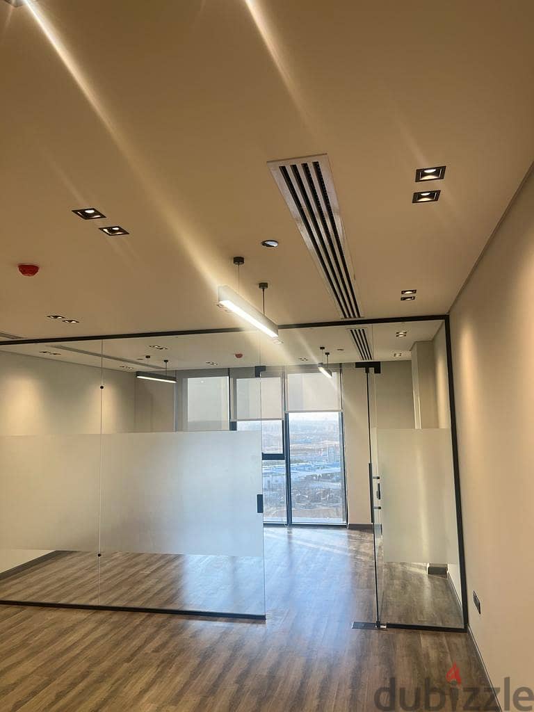 Office for rent, ultra finished, superlux Hyde Park 2