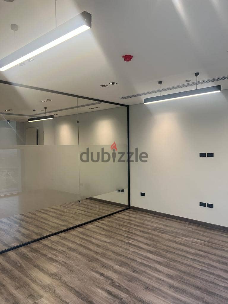 Office for rent, ultra finished, superlux Hyde Park 3