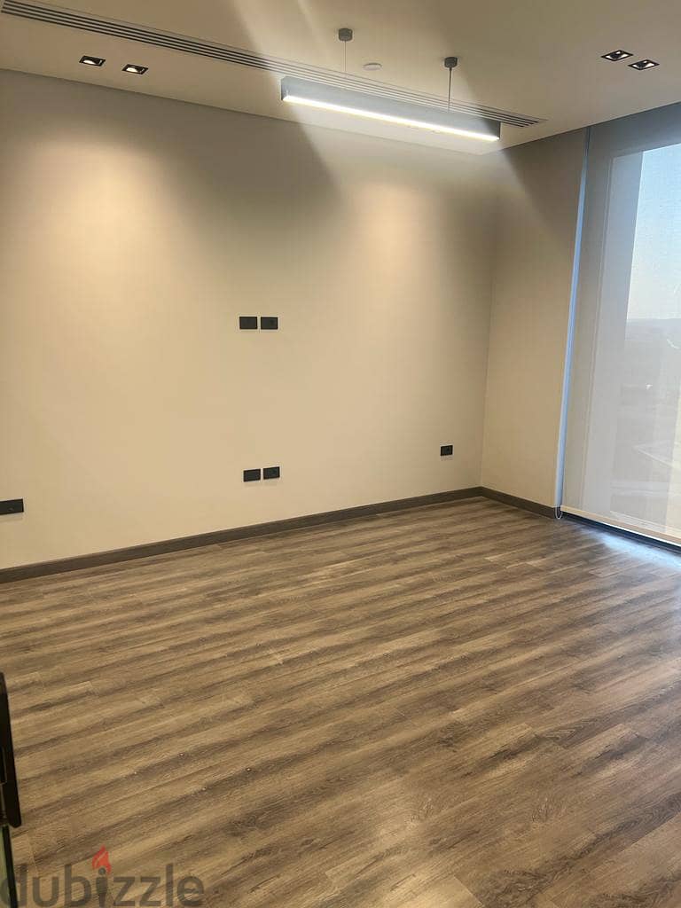 Office for rent, ultra finished, superlux Hyde Park 4