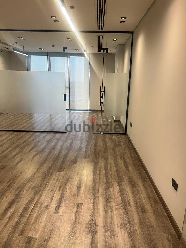 Office for rent, ultra finished, superlux Hyde Park 5