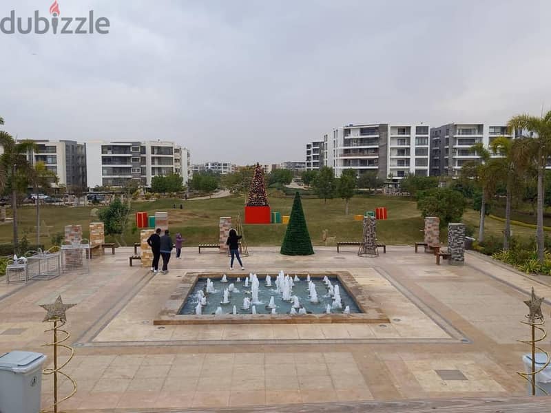 For sale a penthouse in the heart of the Fifth Settlement, next to Cairo International Airport. A discount is available in the case of cash, 39% with 11