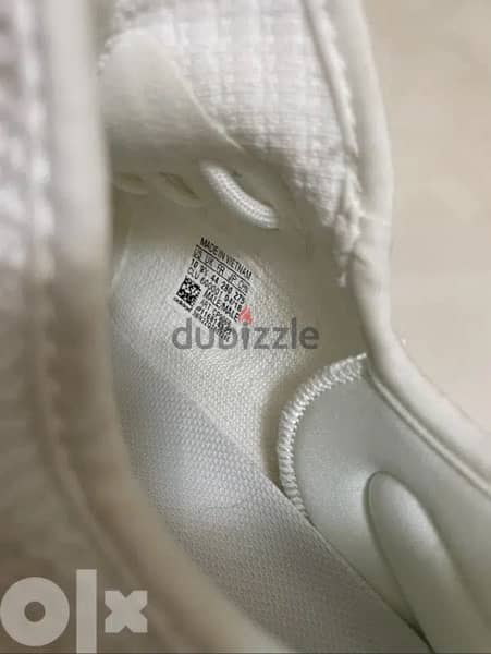 Adidas yeezy 350v boost cream white اديداس يزي ابيض اصلي مقاس ٤٣ 1