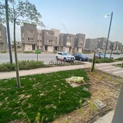 Ground apartment with garden for sale at Etapa compound , Sheikh zayed