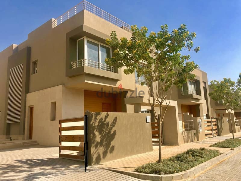 Townhouse villa for sale 190 sqm + roof in Fifth Settlement, Palm Hills Compound 16