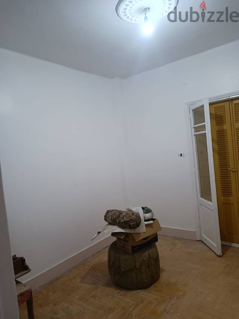 Spacious 6 Rooms Apartment for Sale (Can Be Divided!) 11