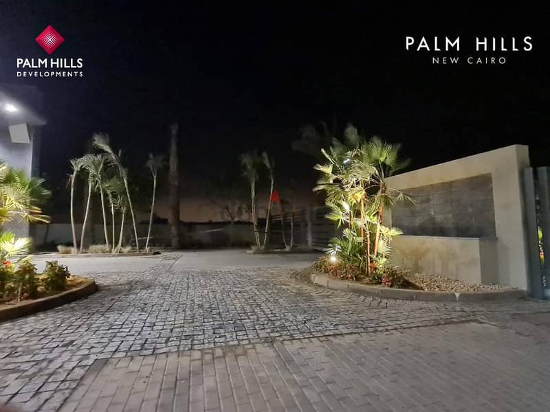 شقة متشطبة بالكامل للبيع ف بالم هيلز التجمع الخامس في موقع متميز جدا Palm Hills new cairo 3
