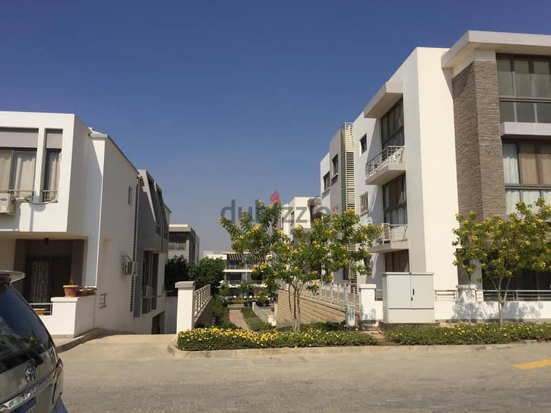 Apartment with a private garden for sale in installments over 8 years and a 38% cash discount in Fifth Settlement City Taj City International Airport 5