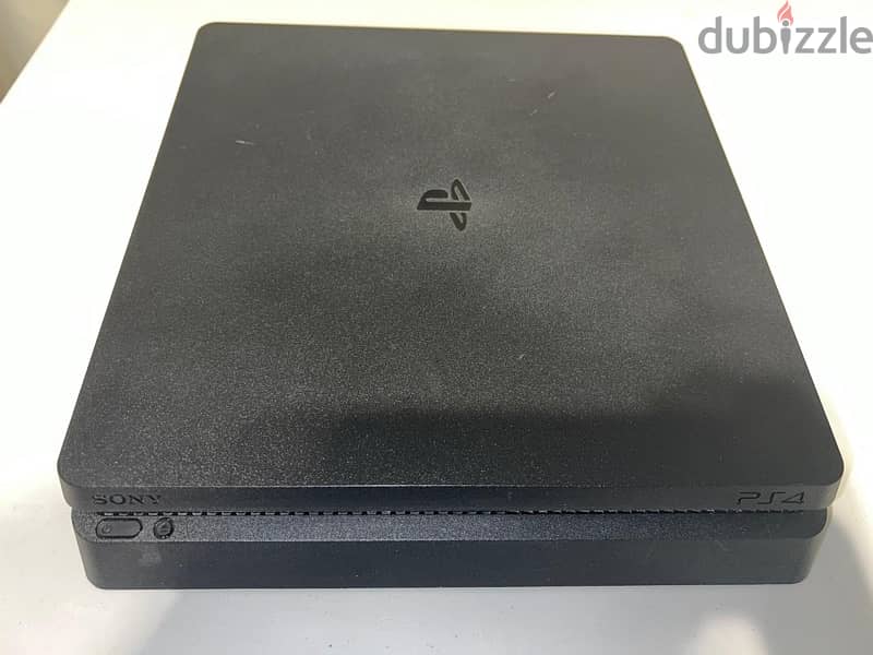 PS4 500GB LIKE NEW 1