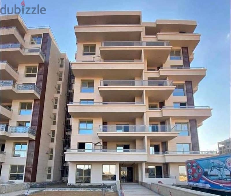B 690 A 3 bedrooms in the vicinity of the Safrat neighbourhood of Djoya compound of Taj Masr in the heart of the capital 3