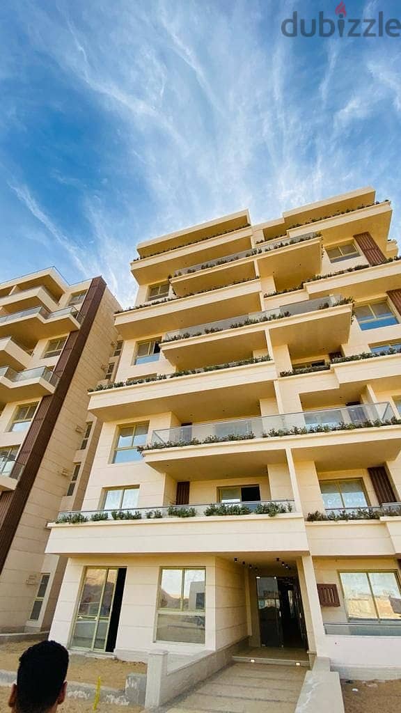 B 690 A 3 bedrooms in the vicinity of the Safrat neighbourhood of Djoya compound of Taj Masr in the heart of the capital 10