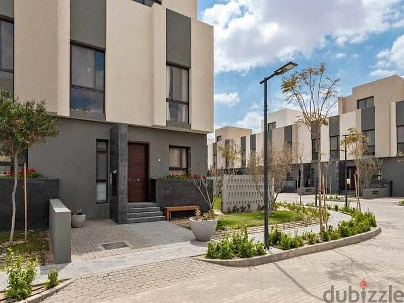 Townhouse 240m for sale in Al Burouj Compound, Shorouk, Prime Location, with installments over 8 years 6