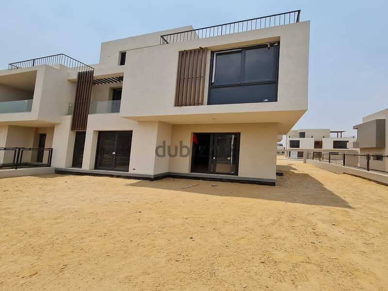 Town house for sale in sodic east  under market price 10