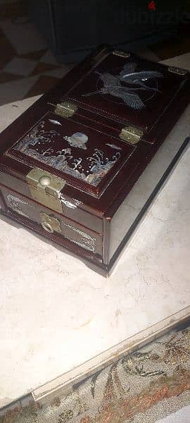 صندوق مكياج شينوا قديم رسومات صدف تحفه قديمه 2