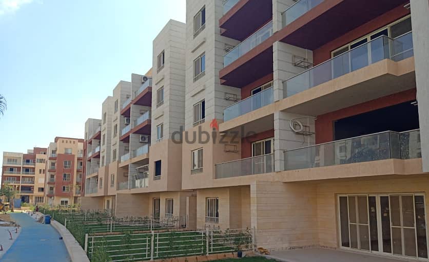 Apartment 225 meters, immediate receipt, Fifth Settlement, American University Street, full-service compound only, with a 20% down payment 7