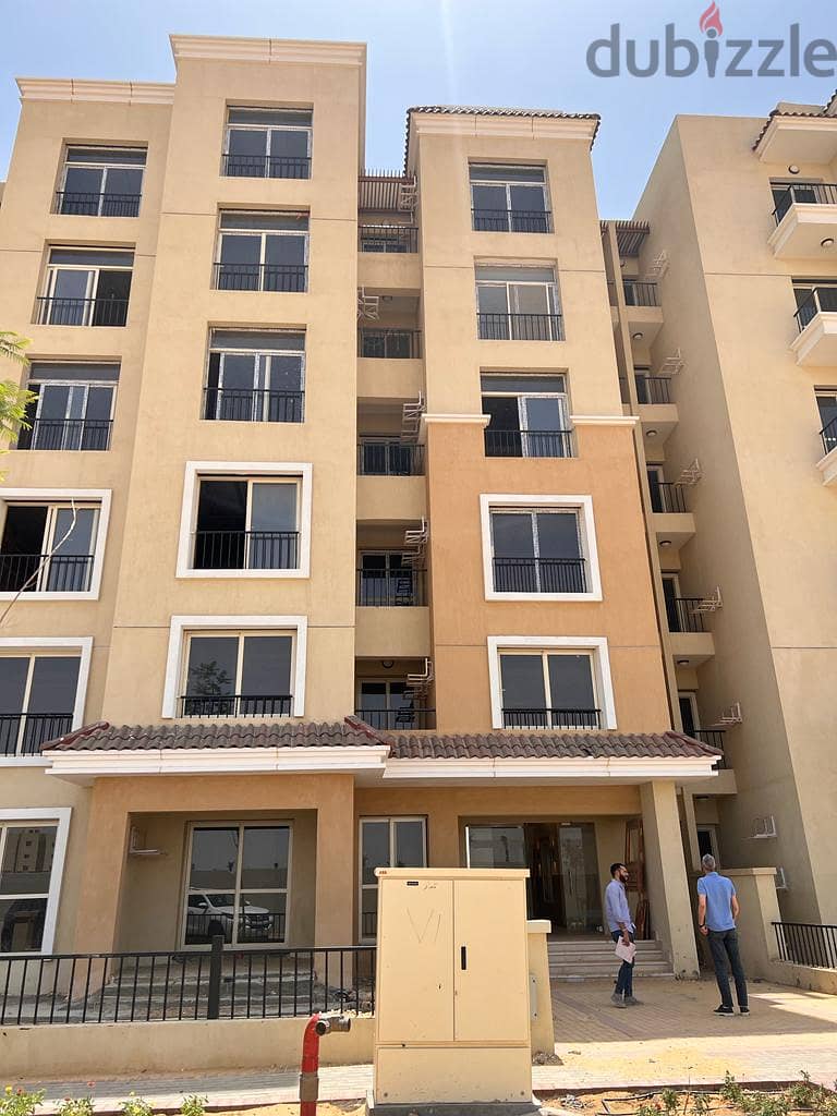 شقة متكرر للبيع 132م بكمبوند سراي Sarai برايم لوكيشن على طريق السويس بمقدم 10% وقسط على 8 سنوات 30