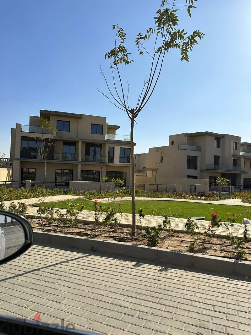 Villa for sale, Ready to Move, in Sheikh Zayed, from Sodic the E states, in installments over 5 years 5