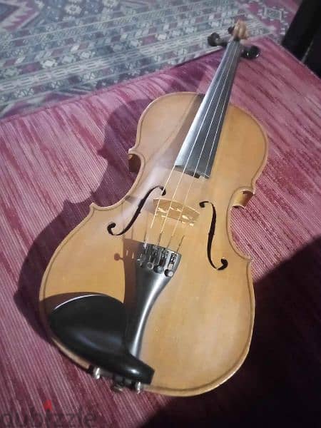 ڤيولين تشيكي 
Antonio's Stradivarius 1