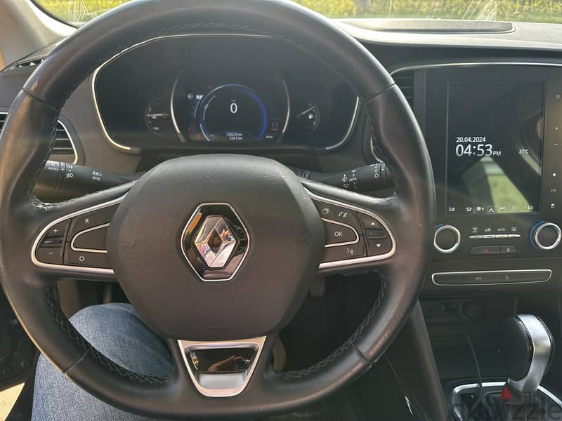 Renault Megane 2020 - Signature+ 1.2 Turbo 6