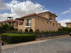 Classic Standalone Villa 375m for sale with a land area of 475m Cluster 1 fully Finished In Hyde Park In Fifth Settlement