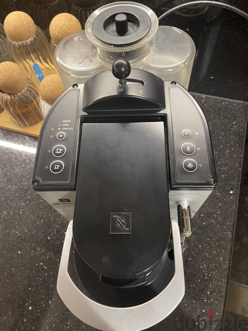 ماكينة قهوة nesspresso ES 80 Pro 4