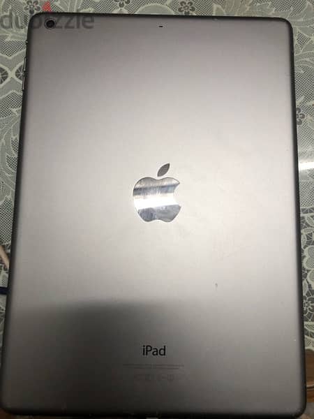 Ipad Air 32 GB very good battery very few scratches 1