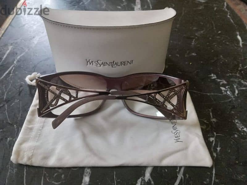 Yves Saint Laurant Sun Glasses 0