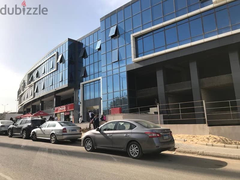 مكتب 73 متر للبيع في مول ديونز الشيخ زايد أمام المدرسة الأمريكية على شارع رئيسي 6