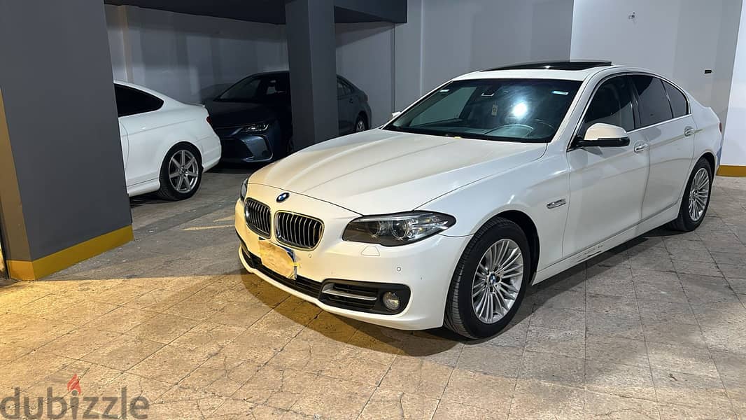BMW 520i 2015 luxury 2