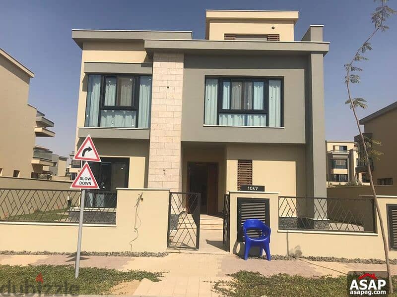 Villa for sale Prime  price in The Median Compound in front of JW Marriott   The Median Residences New Cairo ((Suez Road)) 1