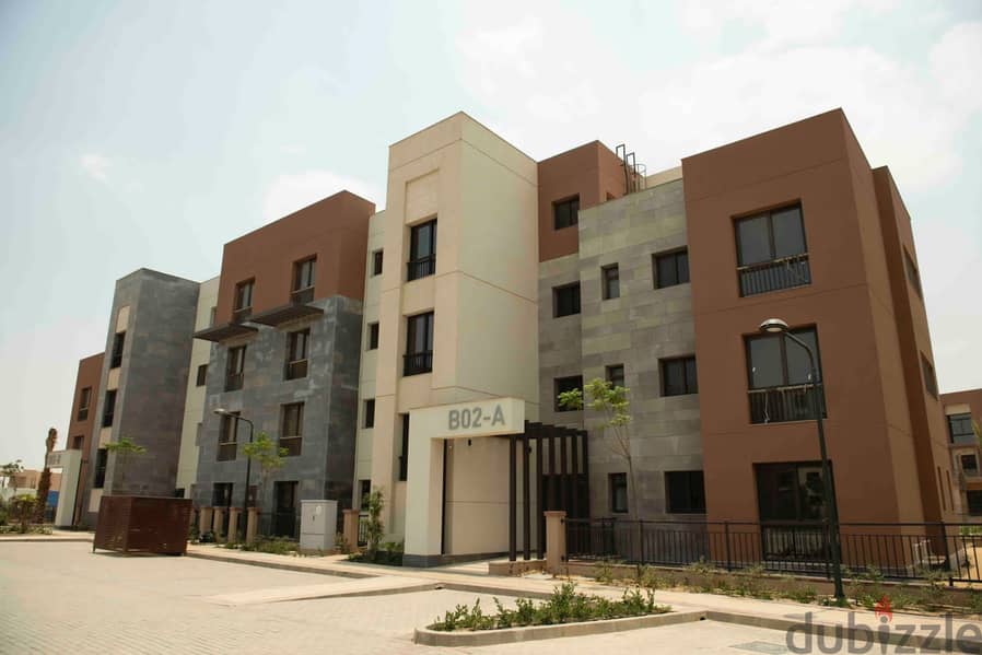 شقة+روف مفروشة جاهزة للسكن للبيع ديستريكت 5 مراكز District 5 Marakez 15