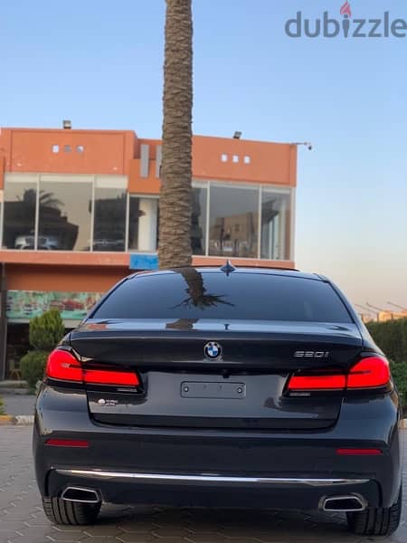 BMW 520i  luxury  2023 zero 6