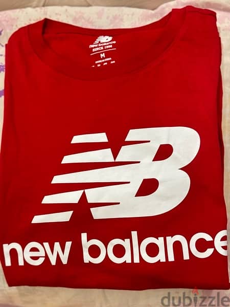 New balance Tshirt medium size 2