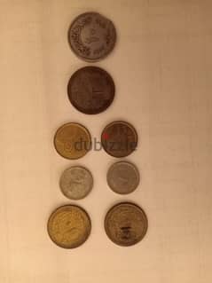 مجموعه من العملات المعدنيه القديمه