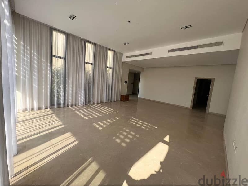 Villa for sale in New Zayed fully finished beside the airport and bevrly hills 5