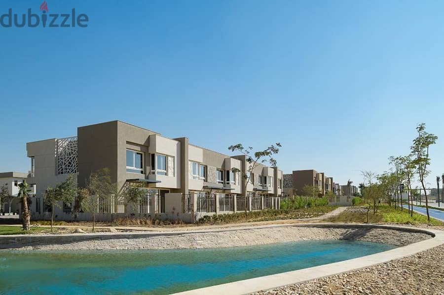 شقة متشطبة للبيع تسليم فوري بمقدم 1,6 مليون امام المدينة السياحية في بادية بالم هيلز 8