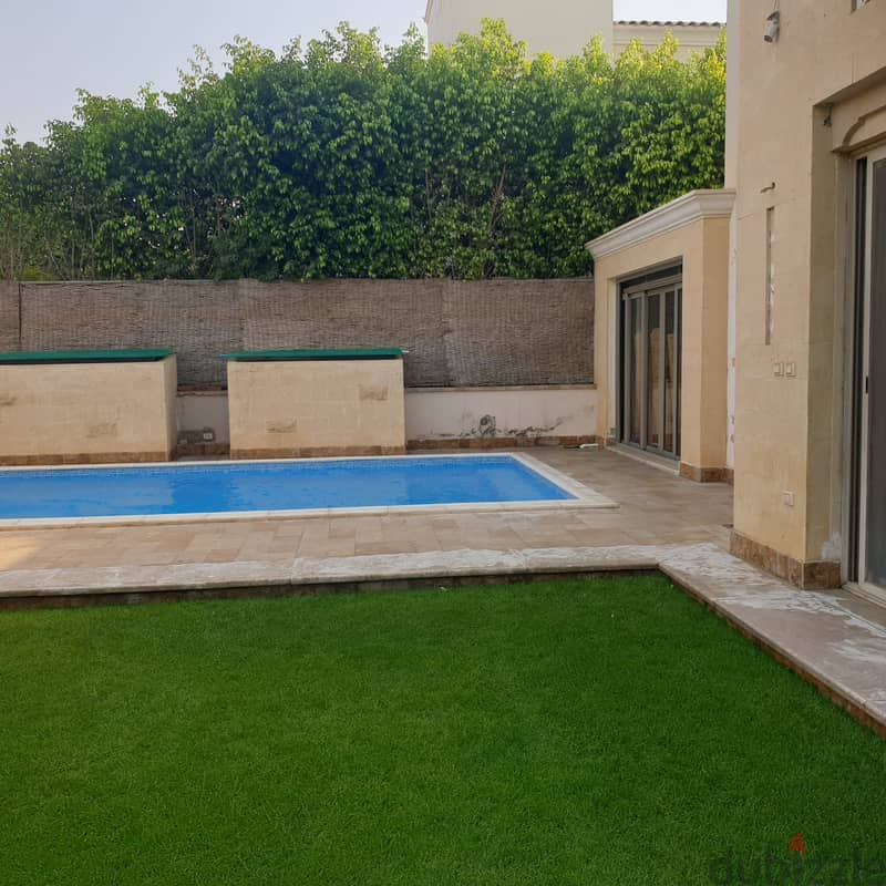 Luxury villa for sale in uptown cairo فيلا للبيع بحمام سباحة بكمبوند اب تاون كايرو (اعمار) 2