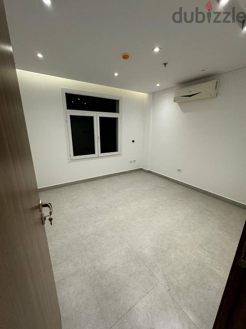 Office for rent fully finished + AC, On main street in Sheikh Zayed 4