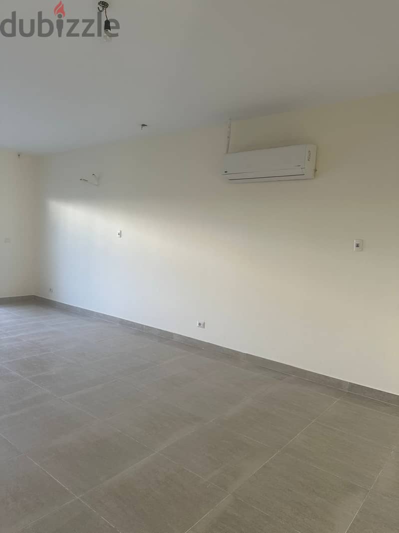 For rent town house ultra super lux with kitchen and ac’s in Hyde Park compound New Cairo 1