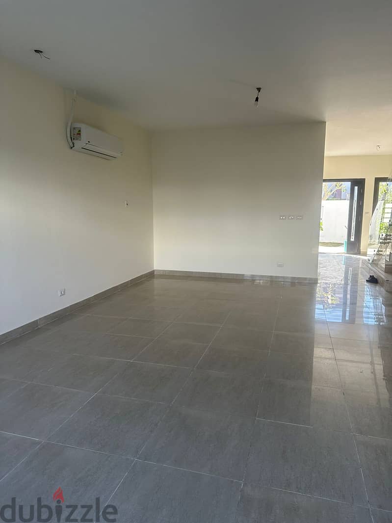 For rent town house ultra super lux with kitchen and ac’s in Hyde Park compound New Cairo 2