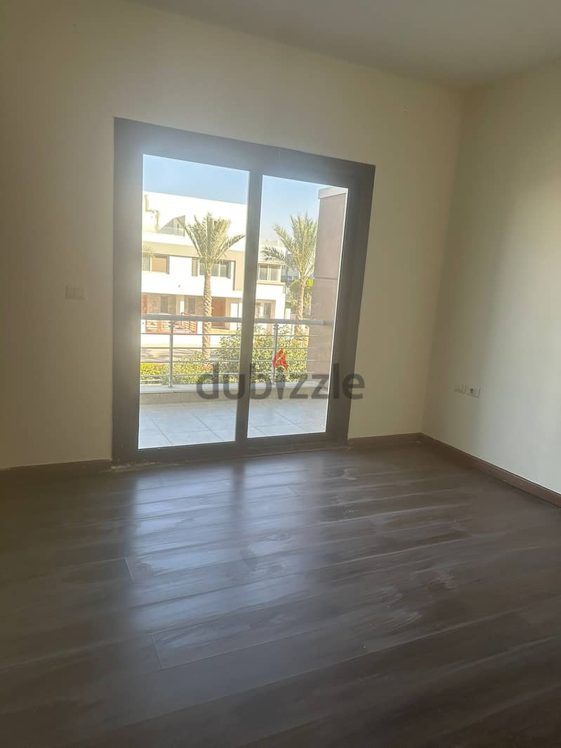 For rent town house ultra super lux with kitchen and ac’s in Hyde Park compound New Cairo 4