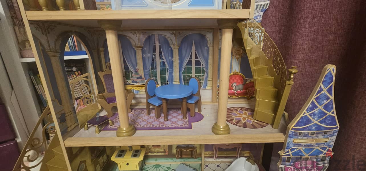 4 levels Cinderella doll house with dolls and alot of other  play sets 2