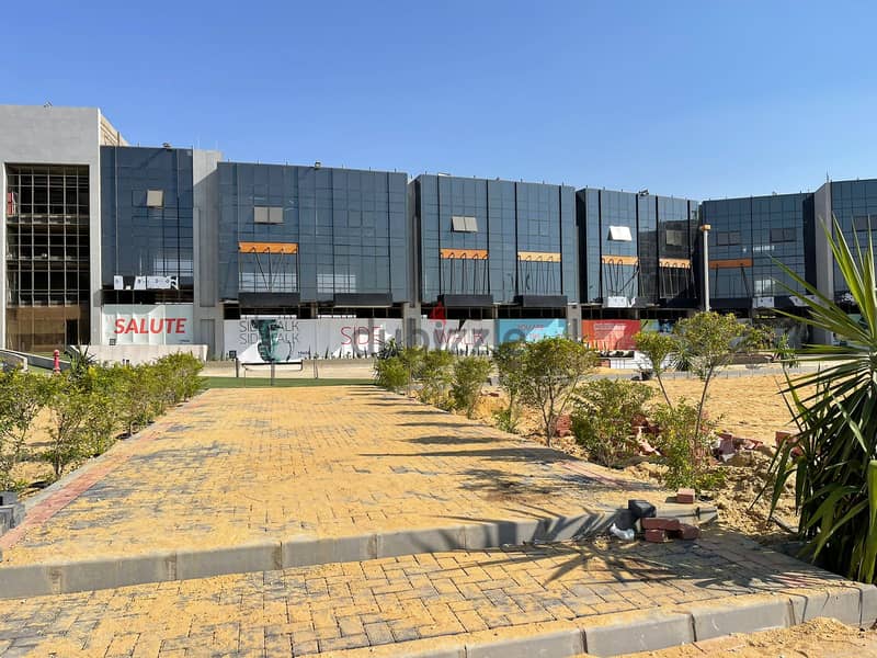 A commercial store with an area of 266 square meters, immediate receipt in the heart of the Fifth Settlement - immediate receipt and installments over 2