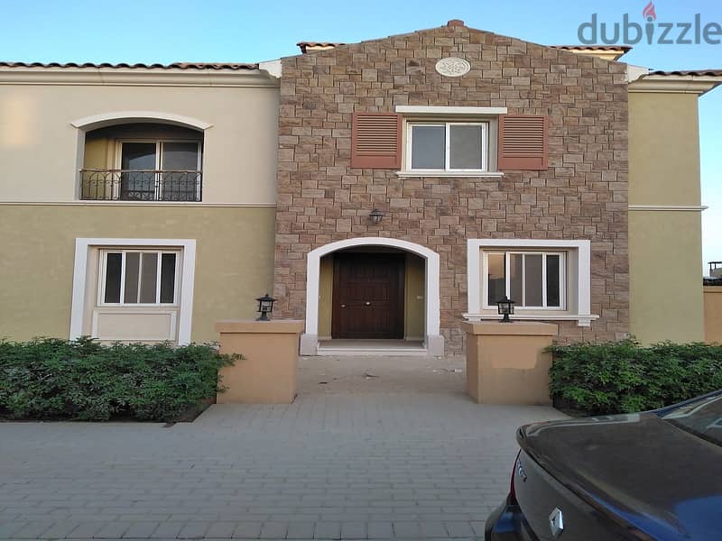 For sale near club house Villa fully finished for sale in Mivida - Emaar 2